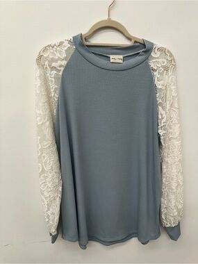 Lovely Melody Blue-White Lace Sleeve Ribbed Top